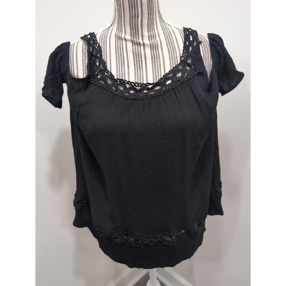 India Boutique Women's Black Cold Shoulder Crochet Top One Size Boho Cottagecore